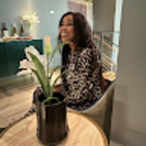 Meet your Posher, Naomi